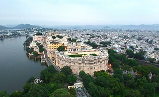 Taj Fateh Prakash Palace