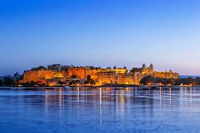 Taj Fateh Prakash Palace