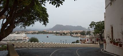 Taj Fateh Prakash Palace