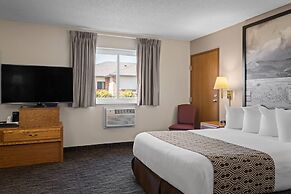 Super 8 by Wyndham Lewistown