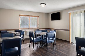 Super 8 by Wyndham Lewistown