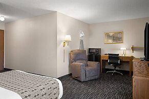 Super 8 by Wyndham Lewistown
