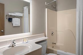 Super 8 by Wyndham Lewistown