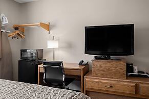 Super 8 by Wyndham Lewistown