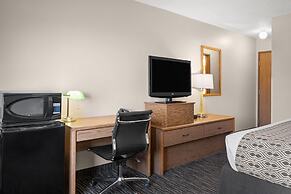 Super 8 by Wyndham Lewistown