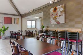 Quality Inn Alexis Rd