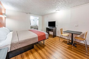 Motel 6 Mansfield, OH