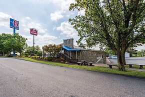 Motel 6 Mansfield, OH