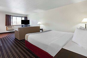 Super 8 by Wyndham La Crosse