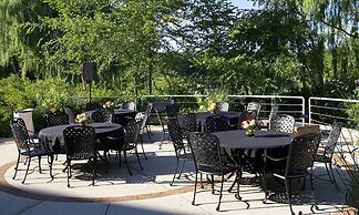Inn On Woodlake