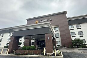 La Quinta Inn and Suites by Wyndham Cincinnati North