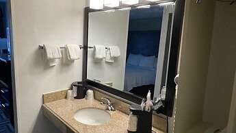 La Quinta Inn and Suites by Wyndham Cincinnati North