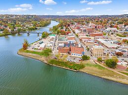 The Lafayette A grand Riverboat Era Hotel