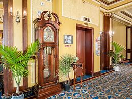 The Lafayette A grand Riverboat Era Hotel