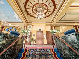 The Lafayette A grand Riverboat Era Hotel