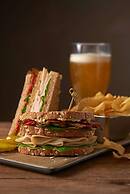 Comfort Suites Milwaukee West