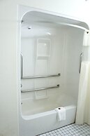 Baymont by Wyndham Green Bay