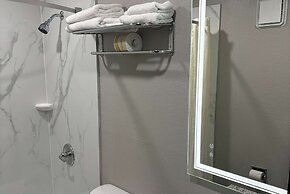 Super 8 Springfield North I-44