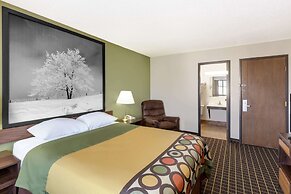 Super 8 by Wyndham Norfolk