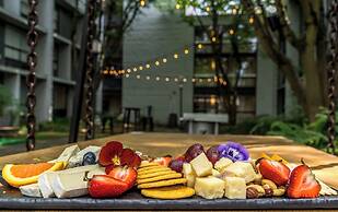 Hotel 116, A Coast Hotel Bellevue