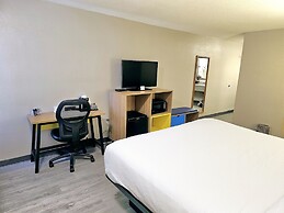 Days Inn by Wyndham Rolla