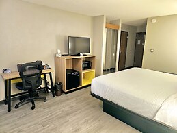 Days Inn by Wyndham Rolla