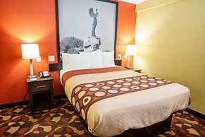Super 8 by Wyndham Wichita Airport