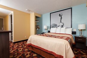 Super 8 by Wyndham Wichita Airport