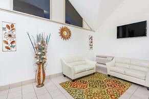 Super 8 by Wyndham Wichita Airport