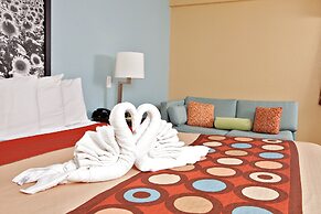 Super 8 by Wyndham Wichita Airport