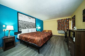 Super 8 by Wyndham Wichita Airport