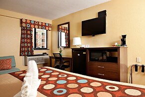 Super 8 by Wyndham Wichita Airport