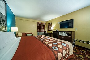 Super 8 by Wyndham Wichita Airport