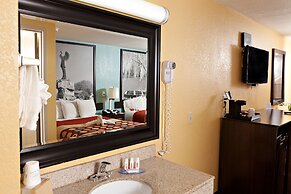 Super 8 by Wyndham Wichita Airport