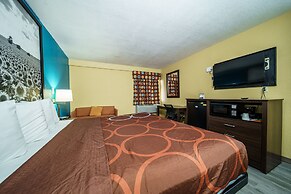 Super 8 by Wyndham Wichita Airport