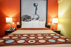 Super 8 by Wyndham Wichita Airport
