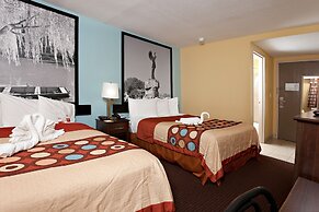 Super 8 by Wyndham Wichita Airport