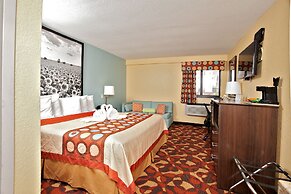Super 8 by Wyndham Wichita Airport