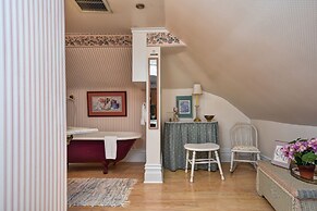 The Mansion at Elfindale