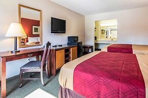 Econo Lodge Inn & Suites Conference Center