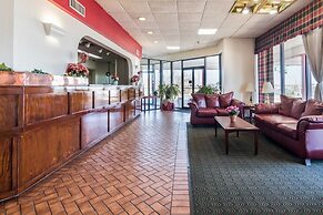Econo Lodge Inn & Suites Conference Center