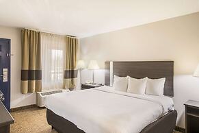 Clarion Pointe Forsyth I-75