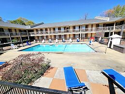 The Guest Lodge Gainesville