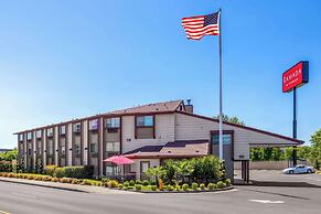 Ramada by Wyndham Medford Airport North