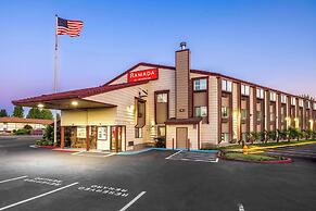 Ramada by Wyndham Medford Airport North