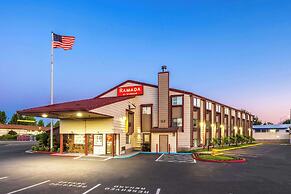 Ramada by Wyndham Medford Airport North