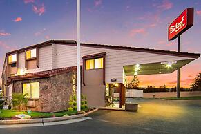 Red Roof Inn & Suites Medford - Airport