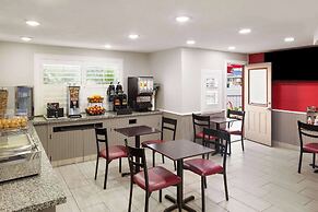 Ramada by Wyndham Medford Airport North