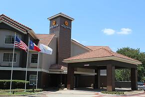 La Quinta Inn & Suites by Wyndham Dallas - Addison Galleria