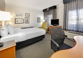 La Quinta Inn & Suites by Wyndham Dallas - Addison Galleria